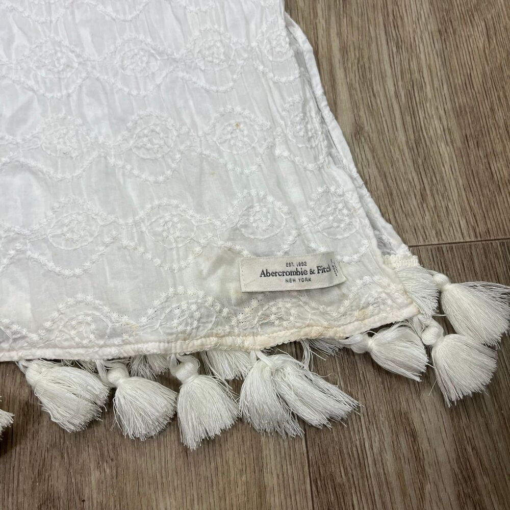 Abercombie & Fitch white tassel textured embroidered scarf